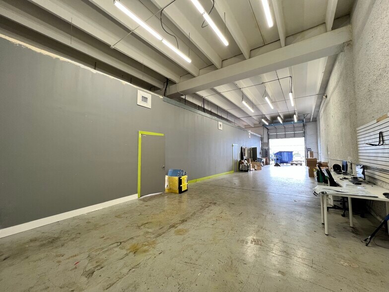 5501-5595 NW 74th Ave, Miami, FL à louer - Photo intérieure – Image 2 sur 8