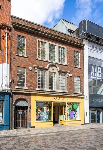 5-11 Belfast, Belfast à louer - Photo de l’immeuble – Image 2 sur 7