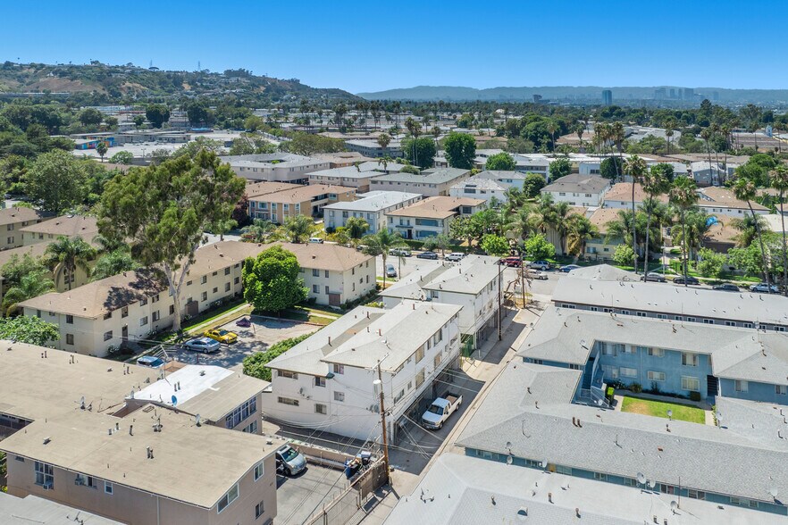 3950 Hillcrest Dr, Los Angeles, CA à vendre - Photo de l’immeuble – Image 3 sur 6