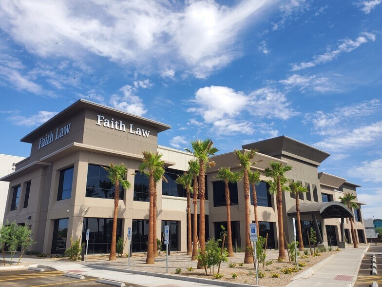 1360 N Bullard Ave, Goodyear, AZ à louer - Photo de l’immeuble – Image 1 sur 7