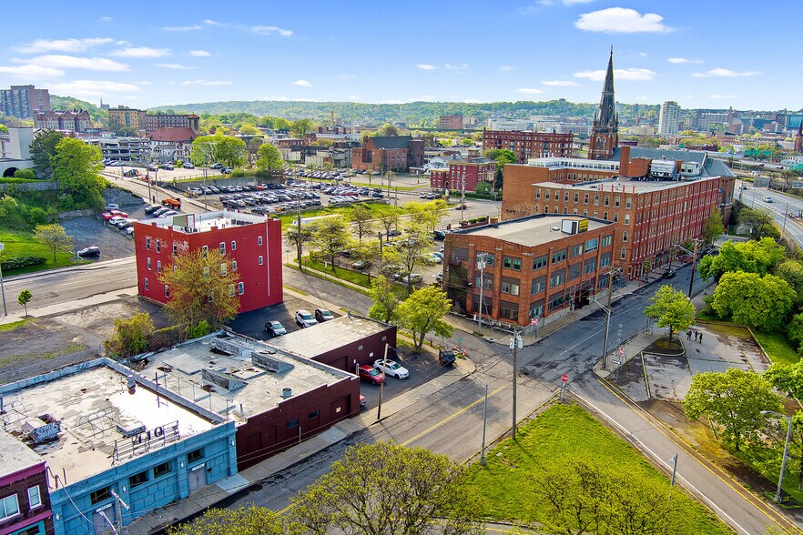 400 Pearl St, Syracuse, NY à vendre - Photo de l’immeuble – Image 2 sur 18