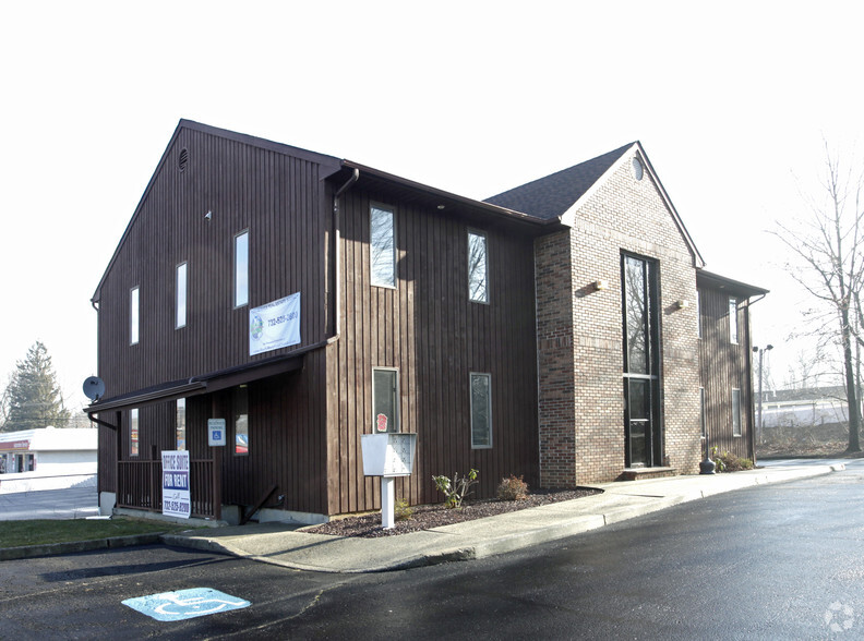 3010 Bordentown Ave, Parlin, NJ à louer - Photo de l’immeuble – Image 3 sur 11