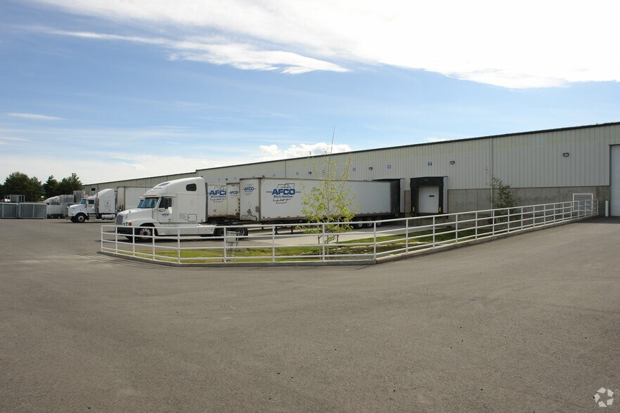 10424-10428 W Aero Rd, Spokane, WA à louer - Photo de l’immeuble – Image 3 sur 6