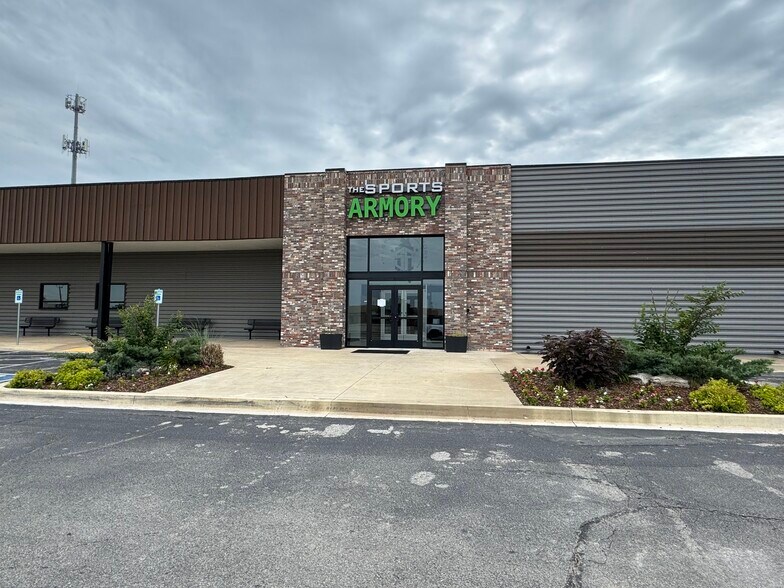 714-738 W Main St, Jenks, OK à louer - Photo de l’immeuble – Image 1 sur 6