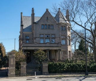 Plus de détails pour 875 E Broad St, Columbus, OH - Bureau à vendre