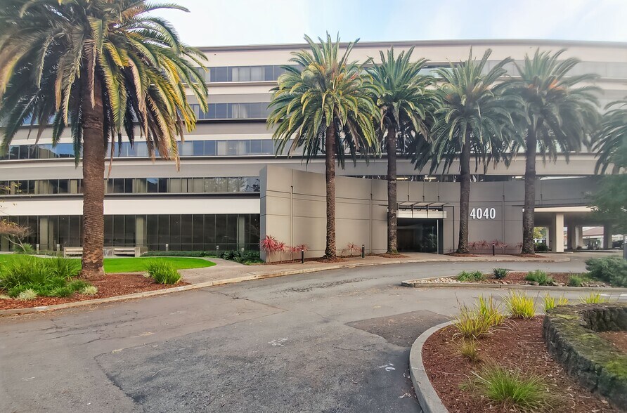 4040 Civic Center Dr, San Rafael, CA à louer - Photo de l’immeuble – Image 2 sur 12