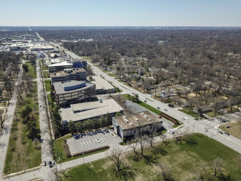 8301 State Line Rd, Kansas City, MO à louer - Aérien – Image 2 sur 3