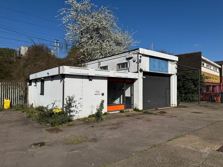 24-36 Crawley Rd, Luton à vendre - Photo de l’immeuble – Image 2 sur 8