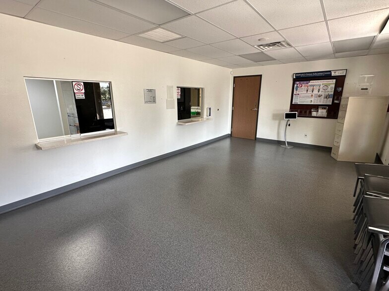 2005 Garey Ave, Pomona, CA à louer - Photo de l’immeuble – Image 2 sur 18