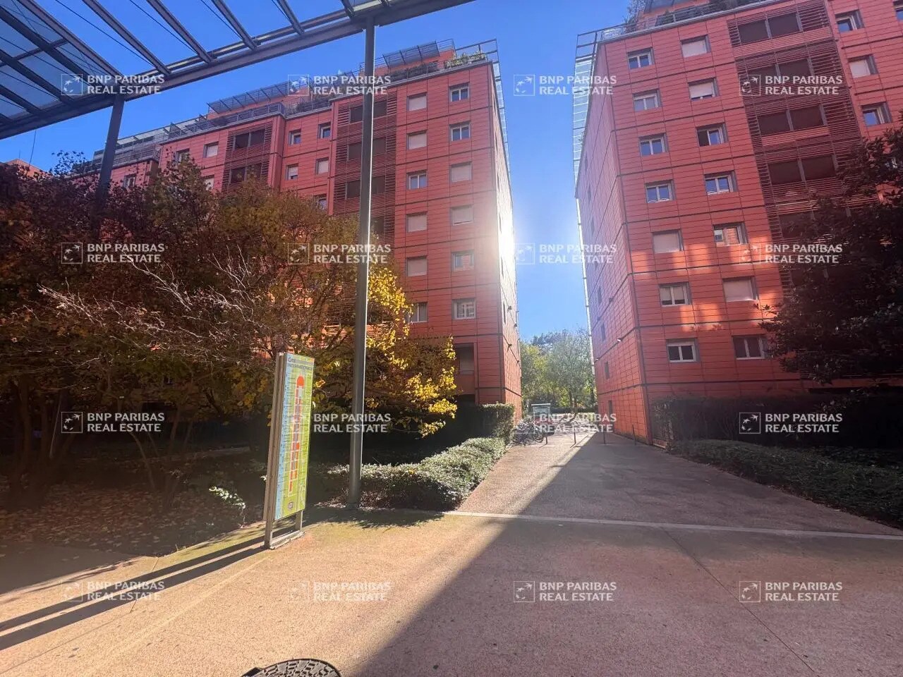 Bureau dans Lyon à louer Photo de l’immeuble– Image 1 sur 23