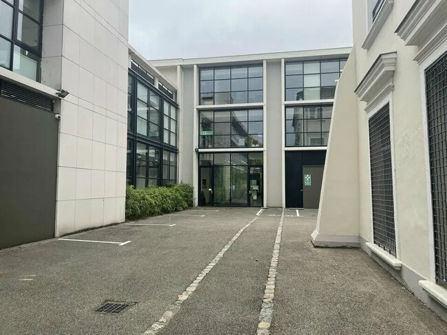 Plus de détails pour Bureau à louer