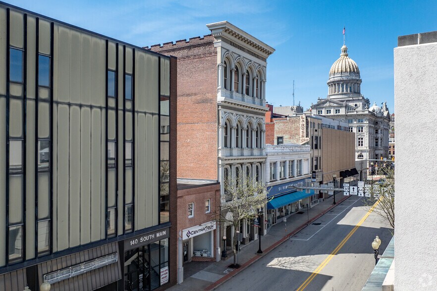 132 S Main St, Greensburg, PA à vendre - Photo de l’immeuble – Image 3 sur 20