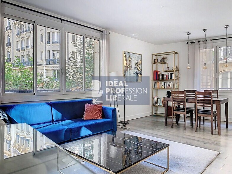 Immeuble residentiel dans Paris à vendre - Photo de l’immeuble – Image 2 sur 7