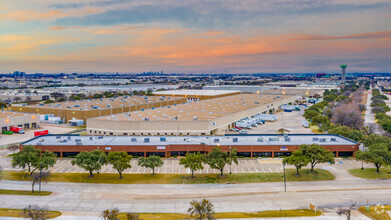 1555 Valwood Pky, Carrollton, TX - VUE AÉRIENNE  vue de carte - Image1