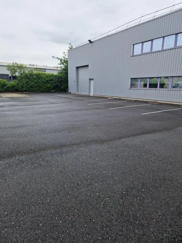 Plus de détails pour Bureau, Local d'activités à louer