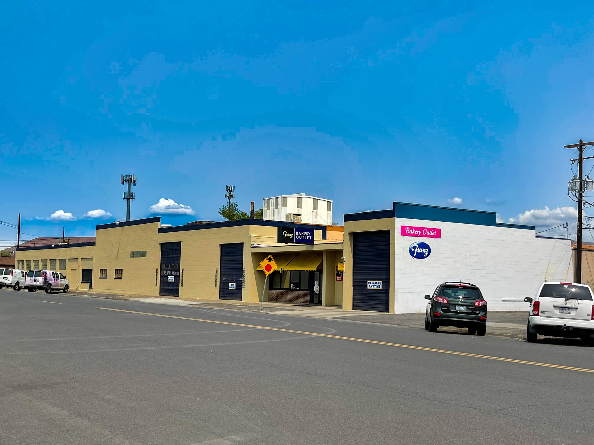 31 N 4th Ave, Yakima, WA à louer Photo de l’immeuble– Image 1 sur 9