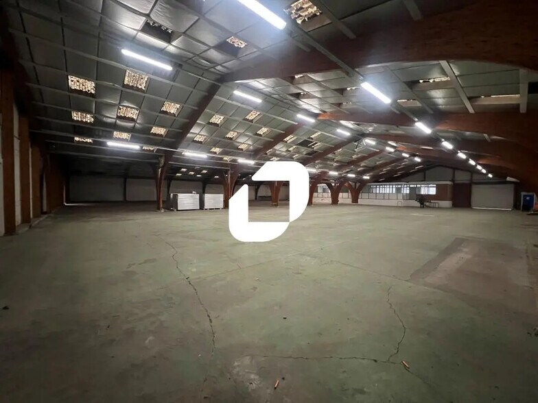 Local d’activités dans Saint-Laurent-Blangy à louer - Photo de l’immeuble – Image 3 sur 10