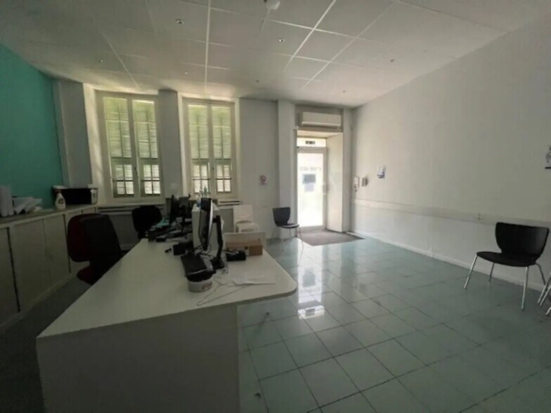 Bureau dans Nice à vendre - Photo de l’immeuble – Image 3 sur 23