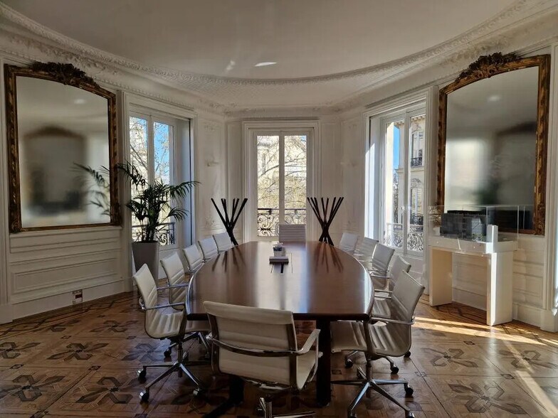 69 Boulevard Malesherbes, Paris à louer - Photo de l’immeuble – Image 2 sur 16