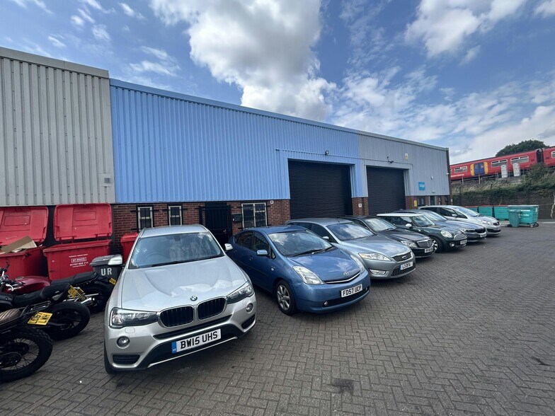 Culvert Pl, Londres à louer - Photo de l’immeuble – Image 2 sur 5