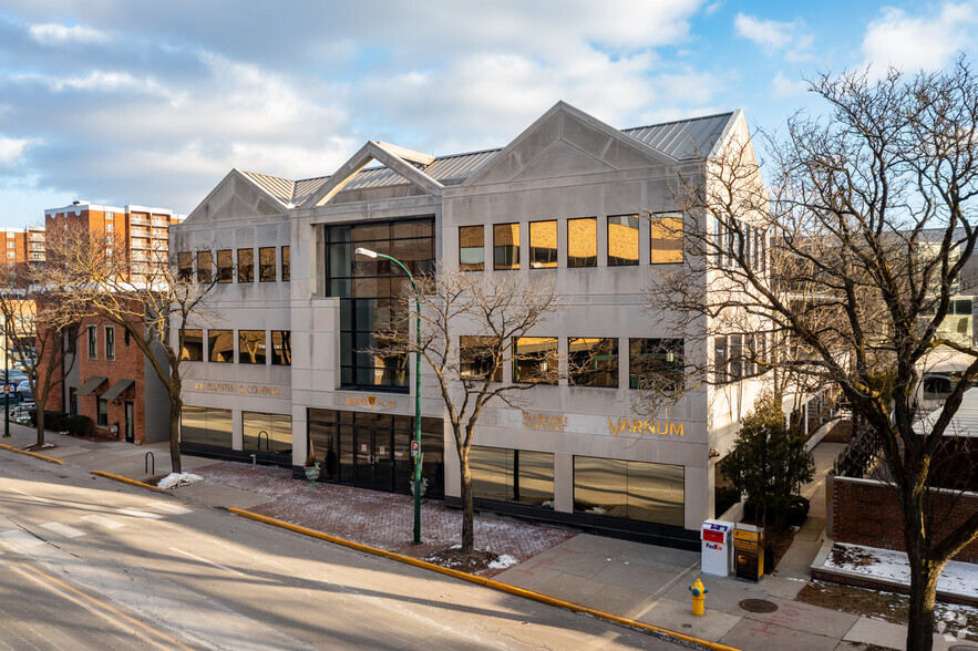 260 E Brown St, Birmingham, MI à louer - Photo de l’immeuble – Image 1 sur 12