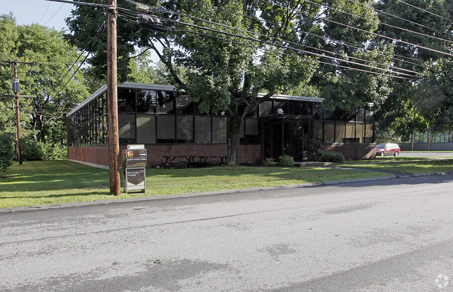 11 Mercer Rd, Natick, MA à louer - Photo de l’immeuble – Image 2 sur 3
