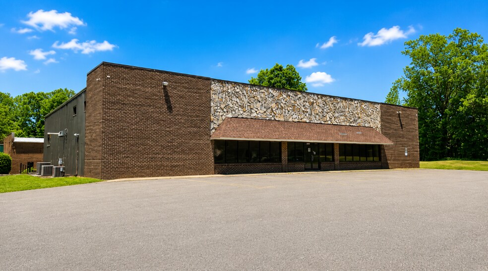 4826 E Fork Ln, Monroe, NC à vendre - Photo de l’immeuble – Image 2 sur 5