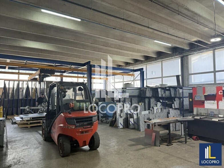 Industriel/Logistique dans Carros à louer - Photo intérieure – Image 2 sur 9
