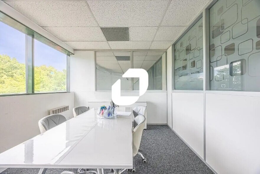 Bureau dans Lognes à vendre - Photo de l’immeuble – Image 3 sur 9