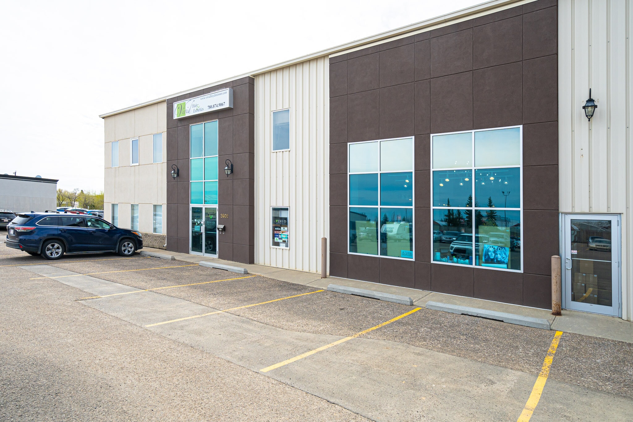 2602 50 Av, Lloydminster, AB à louer Photo de l’immeuble– Image 1 sur 12