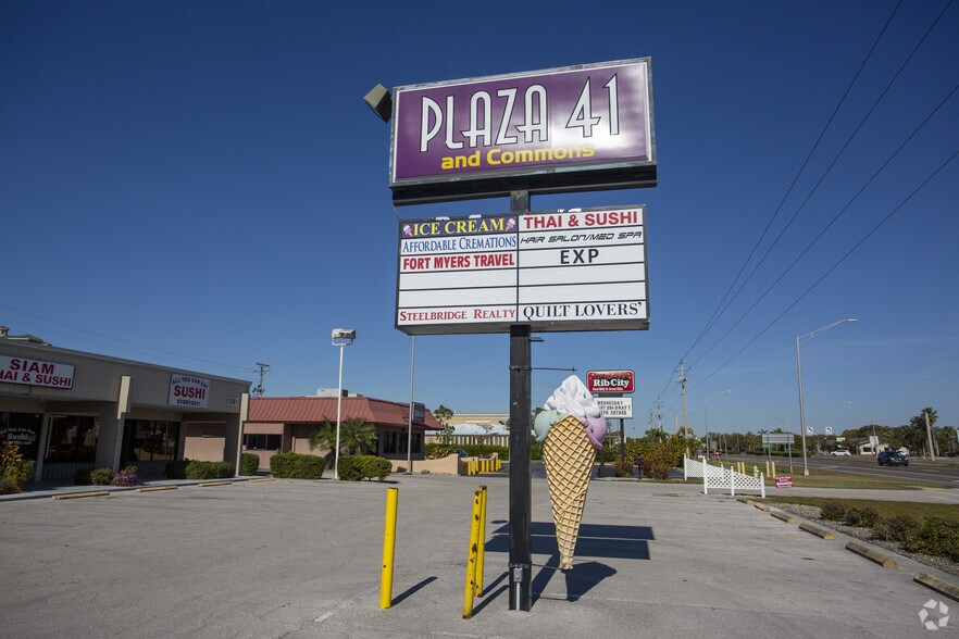 13161 N Cleveland Ave, North Fort Myers, FL à louer - Photo de l’immeuble – Image 2 sur 2