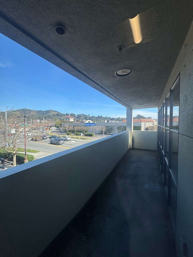 777 Grand Ave, San Rafael, CA 94901 - Lot 201 - - Photo intérieure - Image 2 of 7