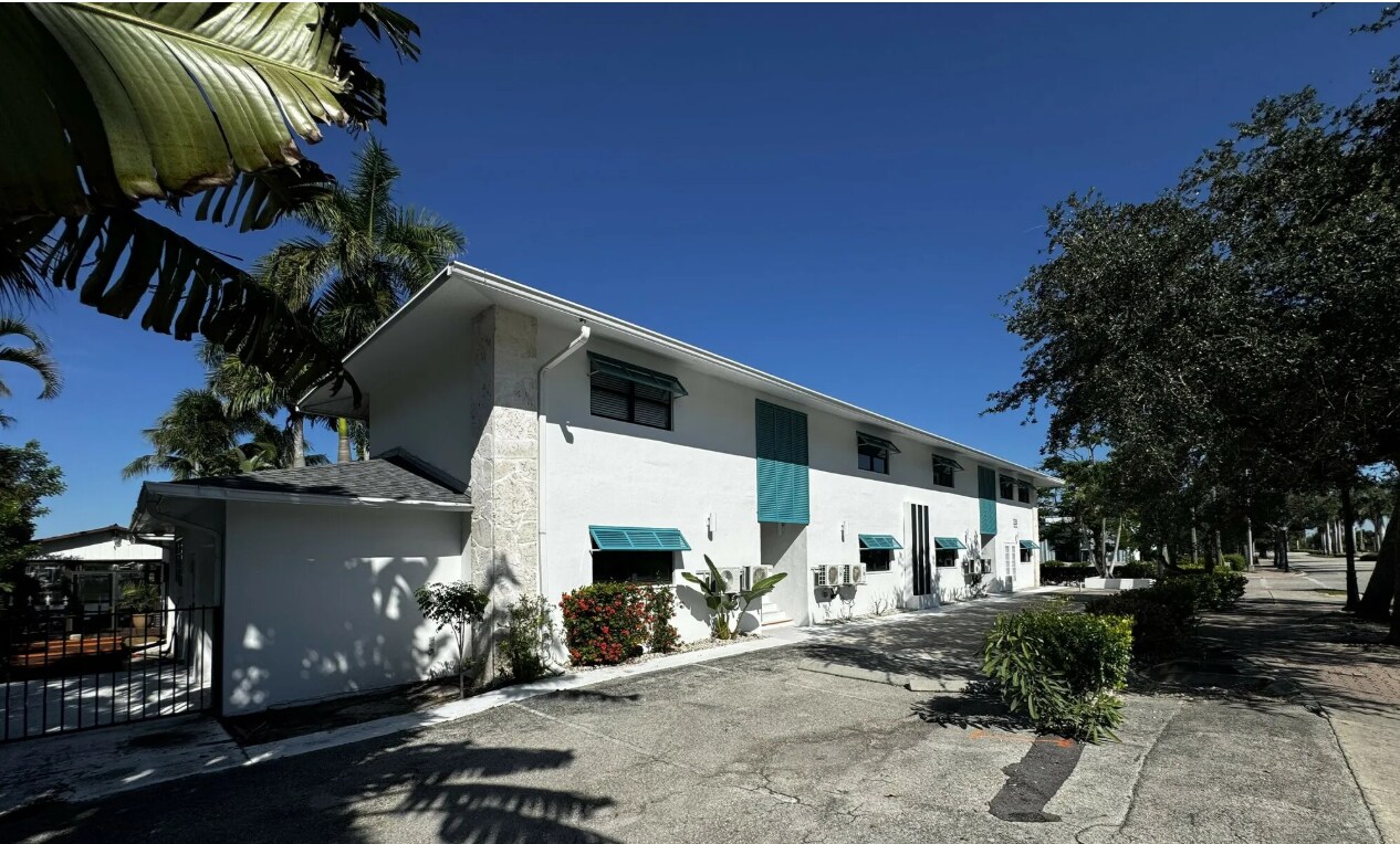 3350 Bayshore Dr, Naples, FL à vendre Photo principale– Image 1 sur 11
