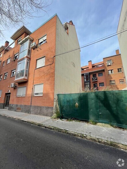 Terrain dans Madrid, Madrid à vendre - Photo de l’immeuble – Image 2 sur 6
