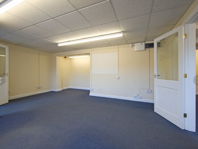 Lotherton Way, Leeds à louer - Photo de l’immeuble – Image 3 sur 13