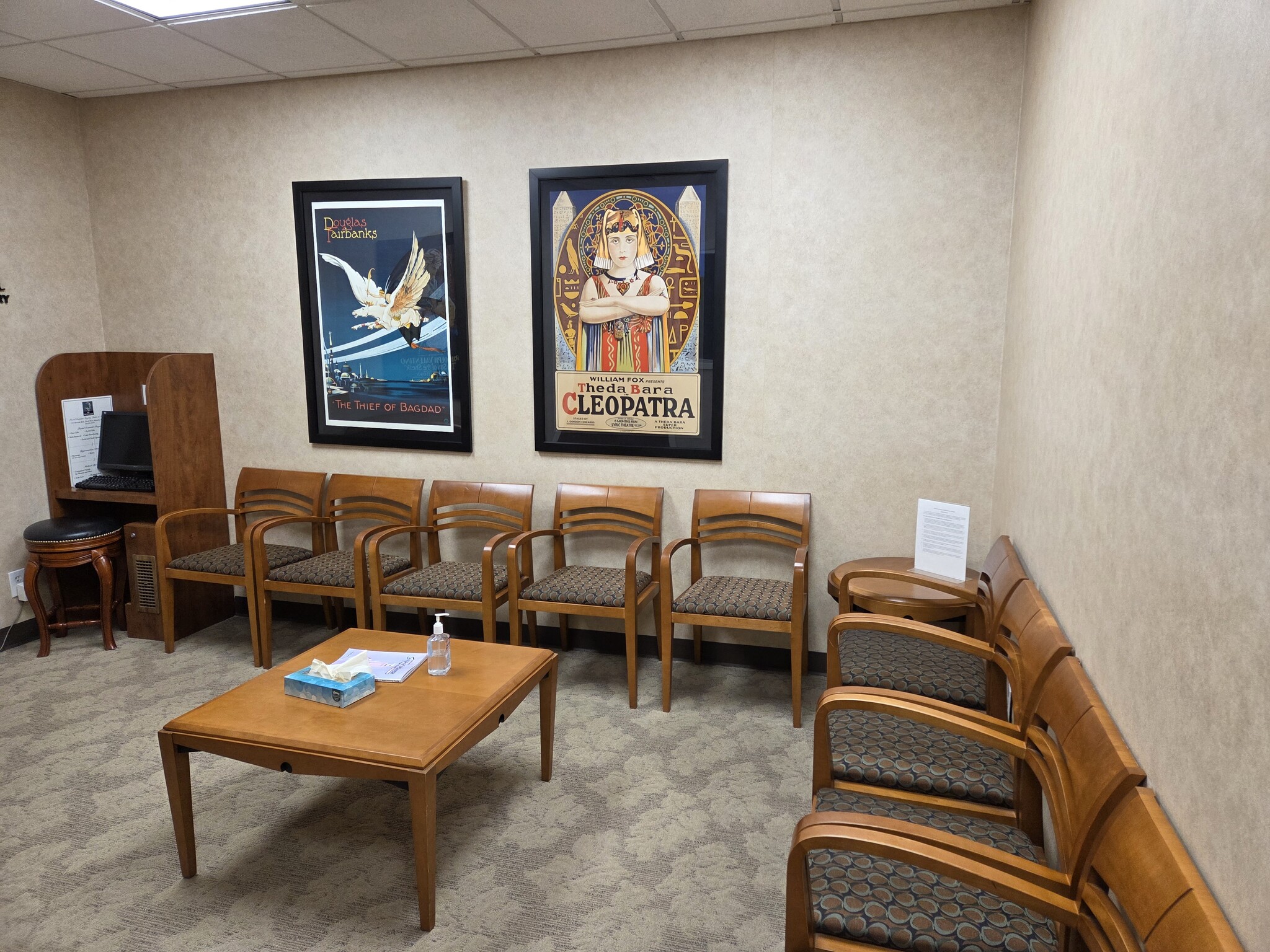 14 Vanderventer Ave, Port Washington, NY à louer Photo intérieure– Image 1 sur 17