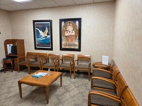 14 Vanderventer Ave, Port Washington, NY à louer Photo intérieure– Image 1 sur 17