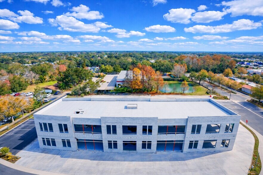 950 S Dillard St, Winter Garden, FL à louer - Photo de l’immeuble – Image 2 sur 6