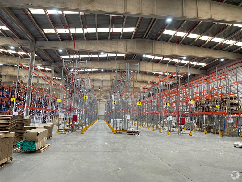 Industriel/Logistique dans Coslada, Madrid à louer - Photo de l’immeuble – Image 1 sur 14