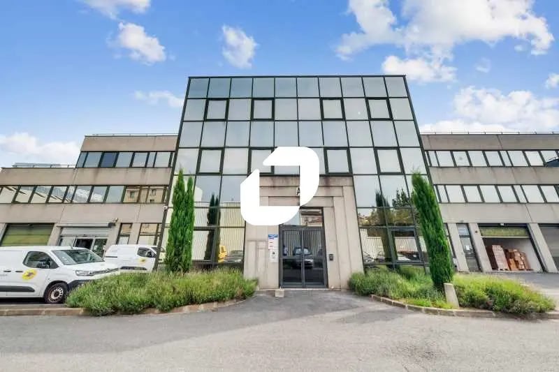 94 Rue Victor Hugo, Ivry-sur-Seine à louer Photo de l’immeuble– Image 1 sur 30