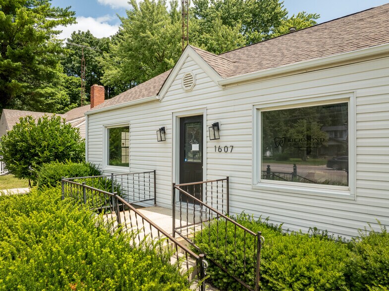 1607 Chester Blvd, Richmond, IN à vendre - Photo de l’immeuble – Image 3 sur 27