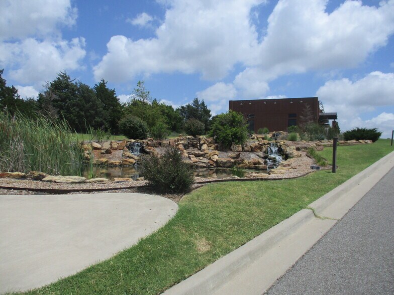 1038 Airport Rd, Weatherford, OK à vendre - Photo de l’immeuble – Image 1 sur 62