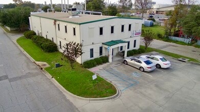 151 E Lathrop Ave, Savannah, GA à louer Photo intérieure– Image 2 sur 14