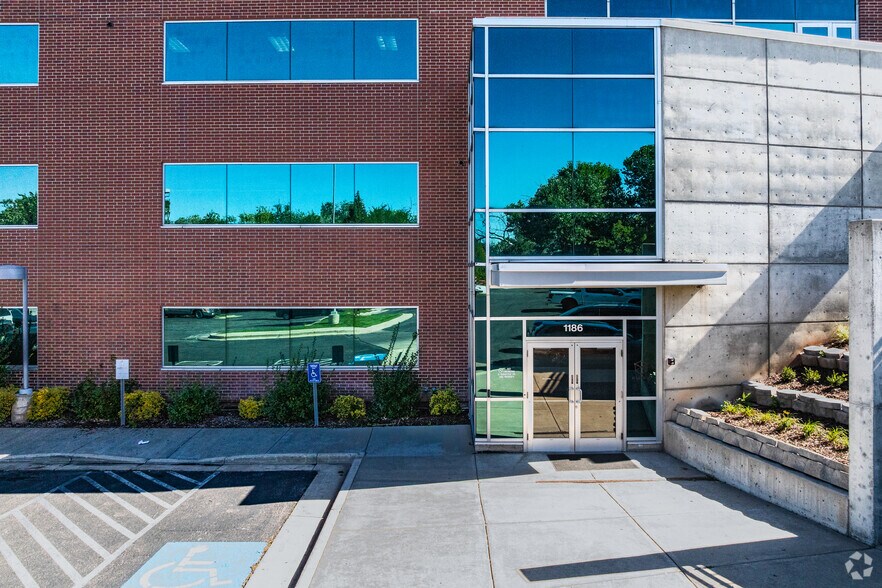 1186 E 4600 S, Ogden, UT à louer - Photo de l’immeuble – Image 3 sur 16