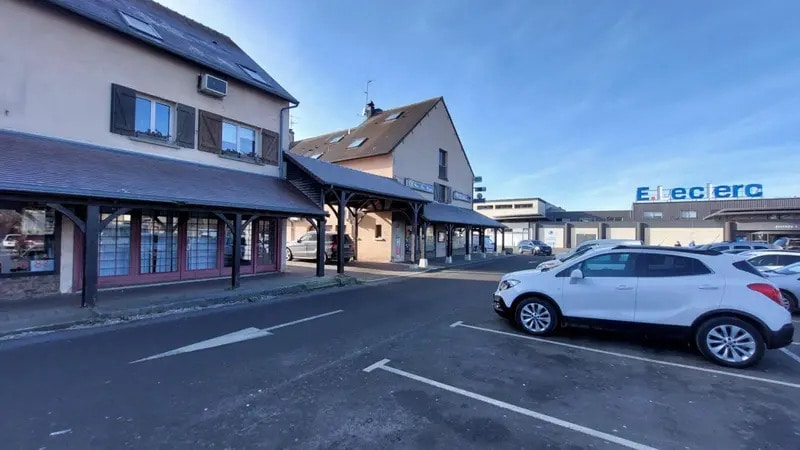 Local commercial dans Nonancourt à louer - Photo de l’immeuble – Image 2 sur 11
