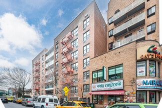 Plus de détails pour 37-30 73rd St, Jackson Heights, NY - Logement à vendre