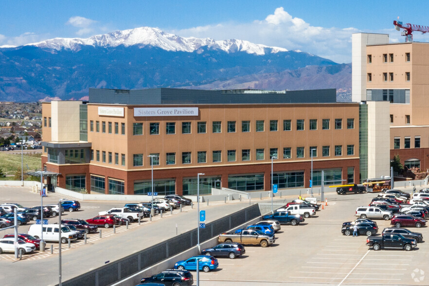 6011 E Woodmen Rd, Colorado Springs, CO à louer - Photo principale – Image 1 sur 16