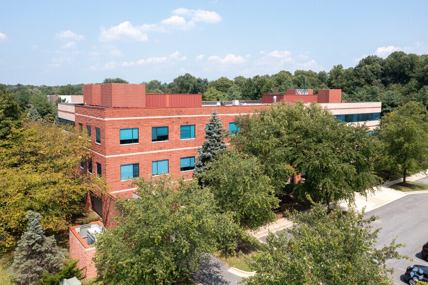 6325 Woodside Ct, Columbia, MD à louer - Photo de l’immeuble – Image 2 sur 9