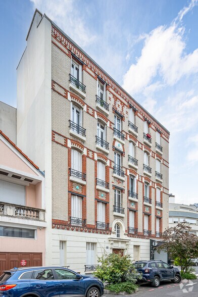 Rue Du Capitaine Guynemer, Courbevoie à vendre - Photo de l’immeuble – Image 2 sur 4