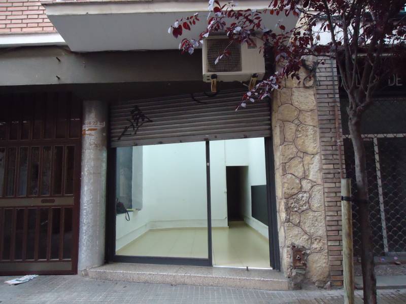 Local commercial dans Santa Coloma de Gramenet, Barcelona à louer Photo de l’immeuble– Image 1 sur 5